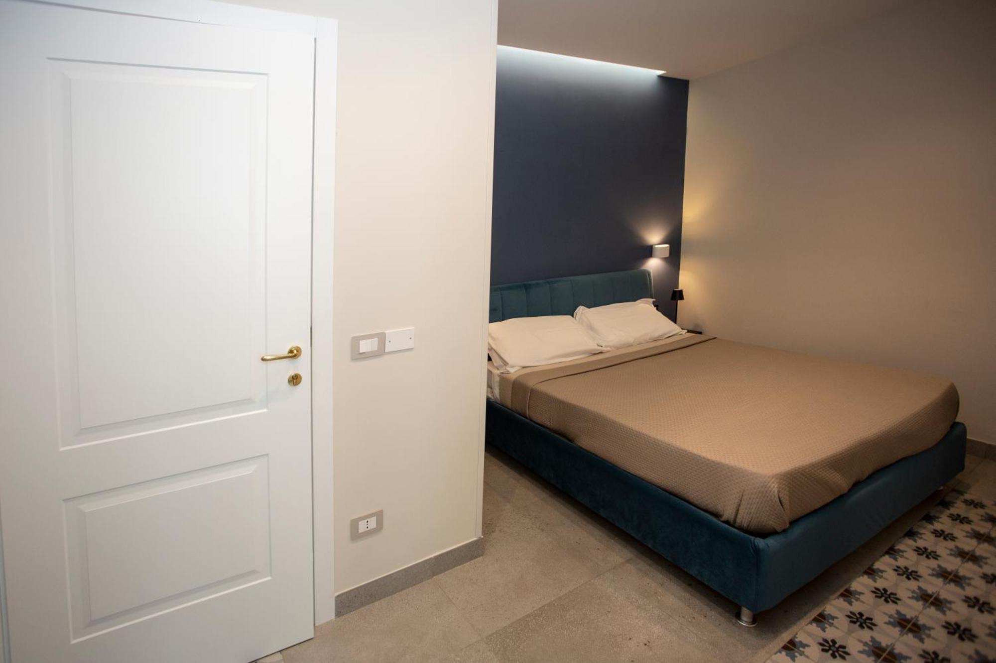 Hotel Xenia Neapolis Extérieur photo